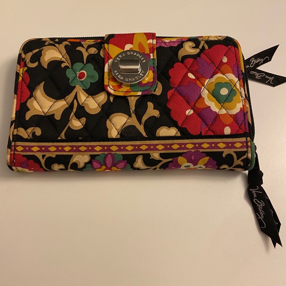 NWOT Vera Bradley turnkey wallet